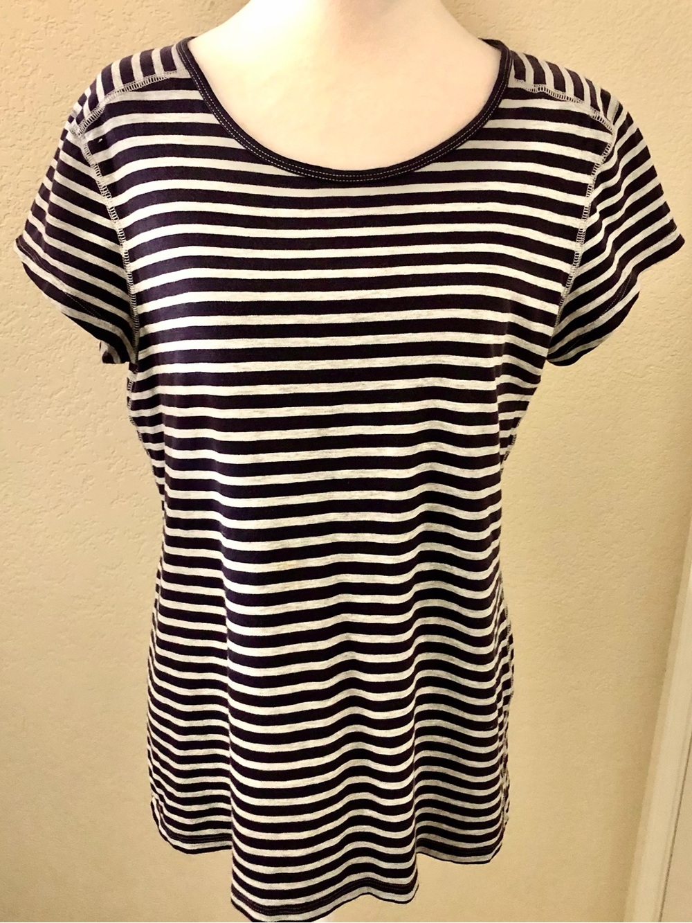 Gap Striped Short-Sleeve Scoop Neck Top - Black & White